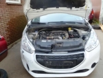 Peugeot 208 wit 010