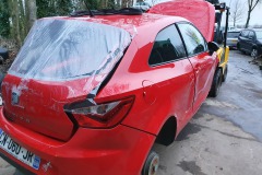 Seat Ibiza rood
